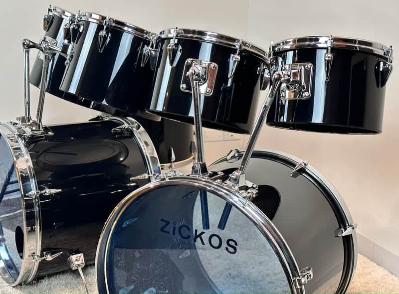 Zickos 22/22/12/13/14/15/18" Concert Tom Drum Set - Black Acrylic